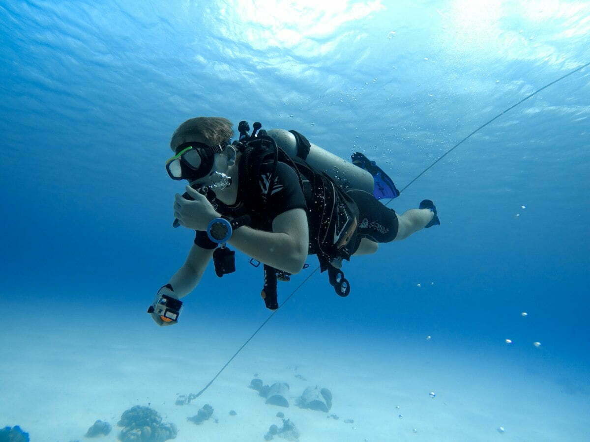 Scuba-diver-underwater